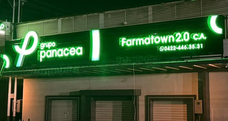 Farmacias PANACEA – Red estructurada, rack, CCTV IP y red Omada